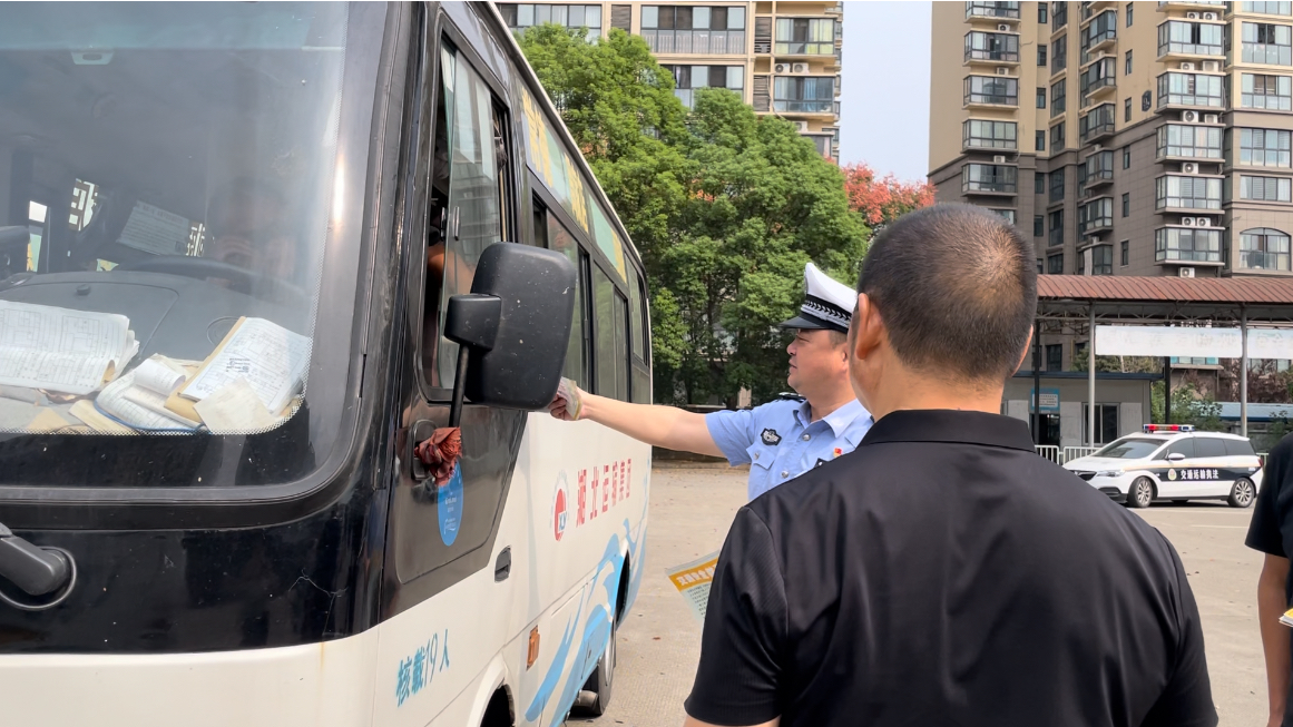 常德市湘北汽車(chē)運(yùn)輸有限公司,常德包車(chē)客運(yùn),常德旅游服務(wù),校車(chē)服務(wù)